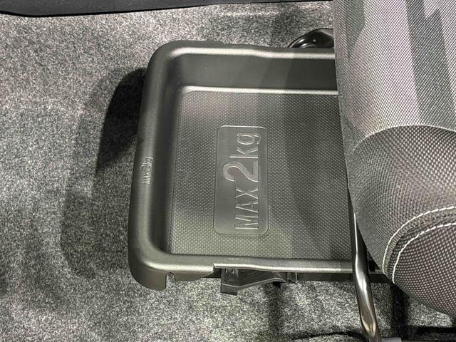 タフト Ｇ　クロムベンチャー　スカイフィールトップ　クロムパック　メッキパック　シルバーアンダーガーニッシュ　インテリアアクセント　ＬＥＤオートライト＆フォグランプ　電動パーキングブレーキ　バックカメラ　アルミホイール（33枚目）