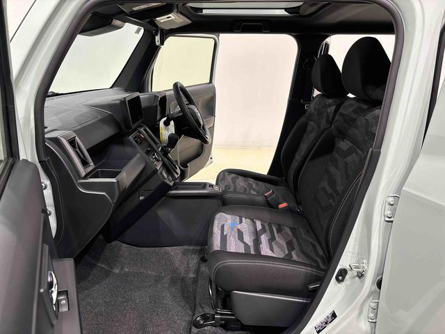 タフト Ｇ　クロムベンチャー　スカイフィールトップ　クロムパック　メッキパック　シルバーアンダーガーニッシュ　インテリアアクセント　ＬＥＤオートライト＆フォグランプ　電動パーキングブレーキ　バックカメラ　アルミホイール（34枚目）