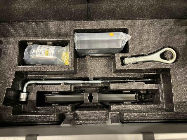 タフト Ｇ　クロムベンチャー　スカイフィールトップ　クロムパック　メッキパック　シルバーアンダーガーニッシュ　インテリアアクセント　ＬＥＤオートライト＆フォグランプ　電動パーキングブレーキ　バックカメラ　アルミホイール（39枚目）