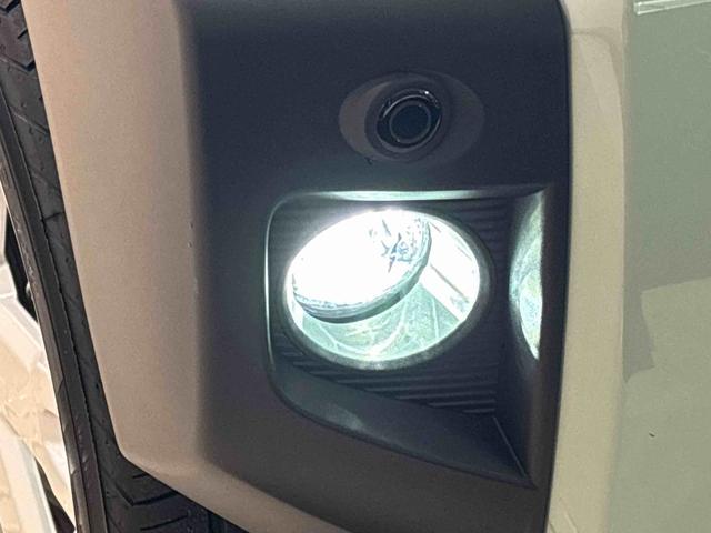 タフト Ｇ　クロムベンチャー　スカイフィールトップ　クロムパック　メッキパック　シルバーアンダーガーニッシュ　インテリアアクセント　ＬＥＤオートライト＆フォグランプ　電動パーキングブレーキ　バックカメラ　アルミホイール（45枚目）