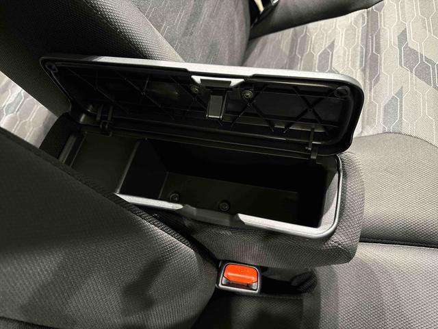 タント ファンクロスターボ 運転席・助手席シートヒーター 純正ナビ装着用アップグレードパック 両側電動スライドドア 電動パーキングブレーキ オートブレーキホールド機能 運転席シートリフター チルトステアリング 格納式リヤドアサンシェード(30枚目)