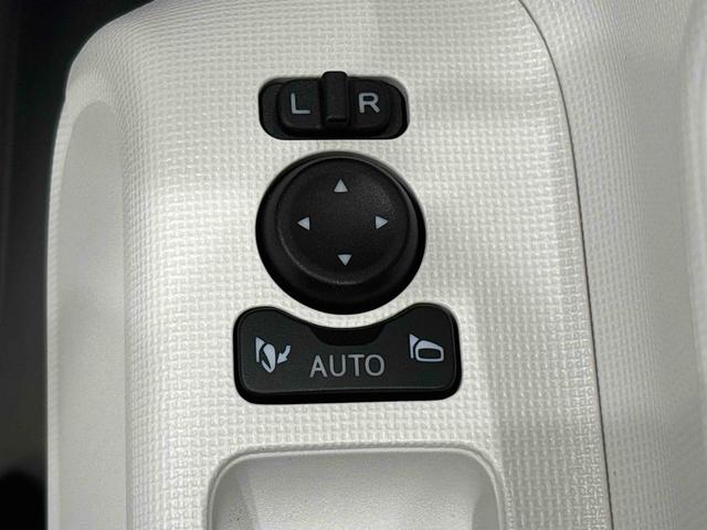 ムーヴキャンバス ストライプスG キーフリーシステム ステアリングスイッチ LEDオートライト・フォグランプ 電動パーキングブレーキ プッシュボタンスタート セキュリティアラーム バックカメラ 両側パワースライドドアウエルカムオープン機能 オート電動格納式ドアミラー(25枚目)