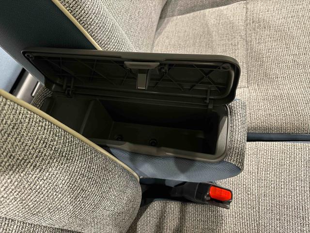 ムーヴキャンバス ストライプスG キーフリーシステム ステアリングスイッチ LEDオートライト・フォグランプ 電動パーキングブレーキ プッシュボタンスタート セキュリティアラーム バックカメラ 両側パワースライドドアウエルカムオープン機能 オート電動格納式ドアミラー(30枚目)