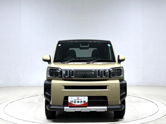 タフト Ｇ　クロムベンチャー　ディスプレイオーディオ　スカイフィールトップ　クロムパック　メッキパック　シルバーアンダーガーニッシュ　インテリアアクセント　ＬＥＤオートライト＆フォグランプ　電動パーキングブレーキ　バックカメラ　アルミホイール（8枚目）