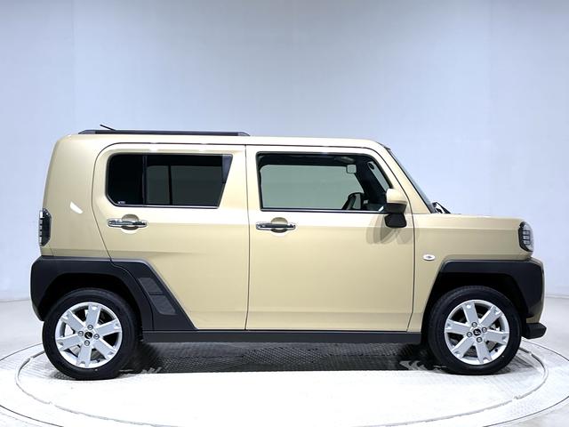 タフト Ｇ　クロムベンチャー　ディスプレイオーディオ　スカイフィールトップ　クロムパック　メッキパック　シルバーアンダーガーニッシュ　インテリアアクセント　ＬＥＤオートライト＆フォグランプ　電動パーキングブレーキ　バックカメラ　アルミホイール（9枚目）