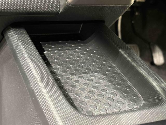 タフト Ｇ　クロムベンチャー　ディスプレイオーディオ　スカイフィールトップ　クロムパック　メッキパック　シルバーアンダーガーニッシュ　インテリアアクセント　ＬＥＤオートライト＆フォグランプ　電動パーキングブレーキ　バックカメラ　アルミホイール（19枚目）