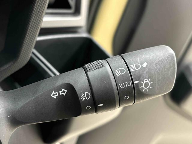 タフト Ｇ　クロムベンチャー　ディスプレイオーディオ　スカイフィールトップ　クロムパック　メッキパック　シルバーアンダーガーニッシュ　インテリアアクセント　ＬＥＤオートライト＆フォグランプ　電動パーキングブレーキ　バックカメラ　アルミホイール（24枚目）