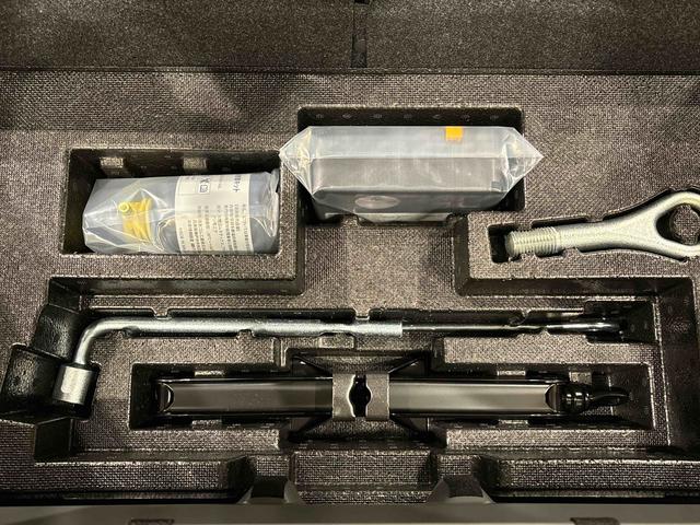 タフト Ｇ　クロムベンチャー　ディスプレイオーディオ　スカイフィールトップ　クロムパック　メッキパック　シルバーアンダーガーニッシュ　インテリアアクセント　ＬＥＤオートライト＆フォグランプ　電動パーキングブレーキ　バックカメラ　アルミホイール（39枚目）