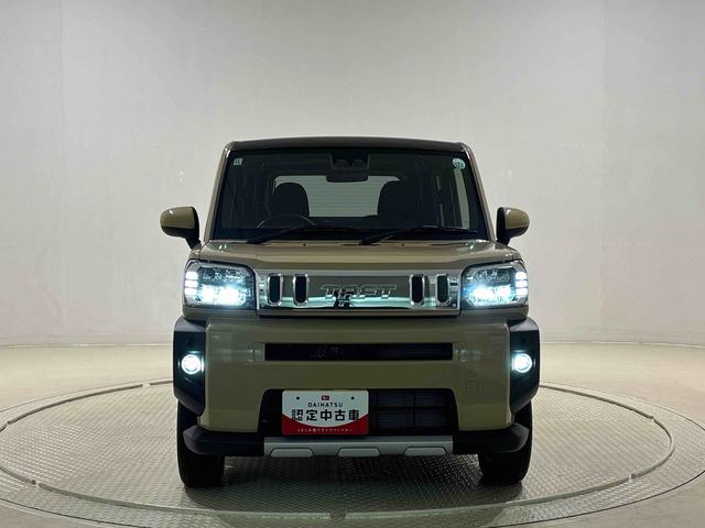 タフト Ｇ　クロムベンチャー　ディスプレイオーディオ　スカイフィールトップ　クロムパック　メッキパック　シルバーアンダーガーニッシュ　インテリアアクセント　ＬＥＤオートライト＆フォグランプ　電動パーキングブレーキ　バックカメラ　アルミホイール（43枚目）