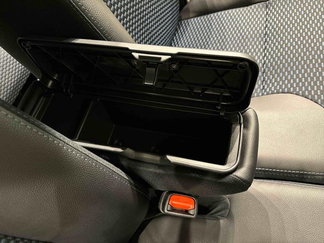 タント カスタムＸ　パノラマモニター対応　前席シートヒーター　両側電動スライドドア　電動パーキングブレーキ　オートブレーキホールド機能　運転席シートリフター　チルトステアリング　格納式リヤドアサンシェード（32枚目）