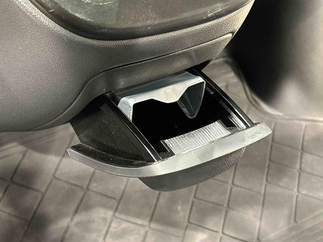 ハイゼットカーゴ クルーズ　５速マニュアル　電動格納式ドアミラー　ＣＤステレオ　両側スライド　マニュアルエアコン　パワステ　パワーウィンドウ　キーレスエントリーシステム　純正ロングバイザー　純正ラバーマット　フロントトップシェードガラス　オーバーヘッドコンソール　ホイールキャップ（25枚目）