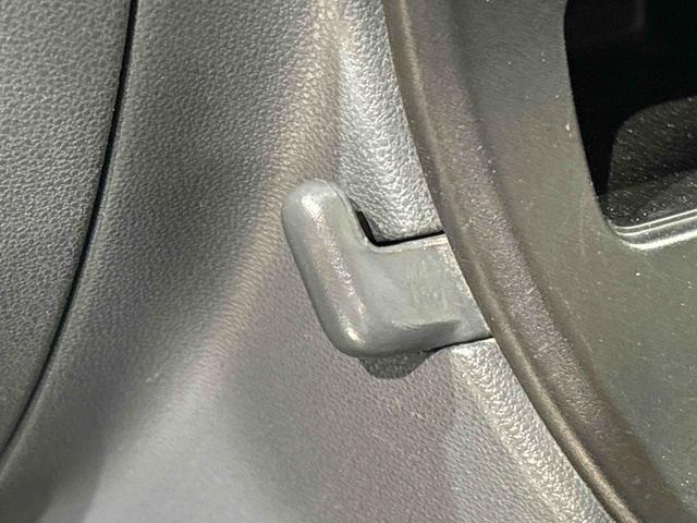 ハイゼットカーゴ クルーズ　５速マニュアル　電動格納式ドアミラー　ＣＤステレオ　両側スライド　マニュアルエアコン　パワステ　パワーウィンドウ　キーレスエントリーシステム　純正ロングバイザー　純正ラバーマット　フロントトップシェードガラス　オーバーヘッドコンソール　ホイールキャップ（26枚目）