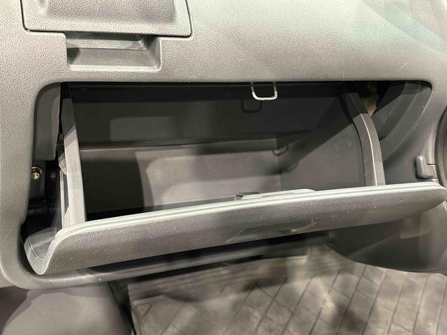 ハイゼットカーゴ クルーズ　５速マニュアル　電動格納式ドアミラー　ＣＤステレオ　両側スライド　マニュアルエアコン　パワステ　パワーウィンドウ　キーレスエントリーシステム　純正ロングバイザー　純正ラバーマット　フロントトップシェードガラス　オーバーヘッドコンソール　ホイールキャップ（27枚目）