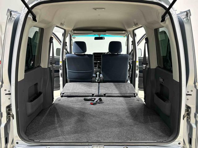 ハイゼットカーゴ クルーズ　５速マニュアル　電動格納式ドアミラー　ＣＤステレオ　両側スライド　マニュアルエアコン　パワステ　パワーウィンドウ　キーレスエントリーシステム　純正ロングバイザー　純正ラバーマット　フロントトップシェードガラス　オーバーヘッドコンソール　ホイールキャップ（32枚目）