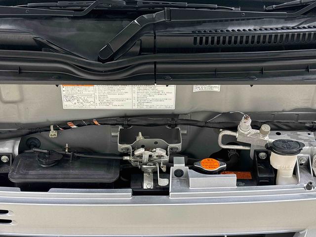 ハイゼットカーゴ クルーズ　５速マニュアル　電動格納式ドアミラー　ＣＤステレオ　両側スライド　マニュアルエアコン　パワステ　パワーウィンドウ　キーレスエントリーシステム　純正ロングバイザー　純正ラバーマット　フロントトップシェードガラス　オーバーヘッドコンソール　ホイールキャップ（34枚目）