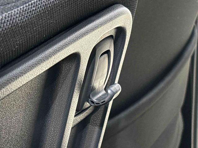 ����Ȃ̔w������ɂ��������ɕ֗��ȃV���b�s���O�t�b�N���t���Ă��܂�