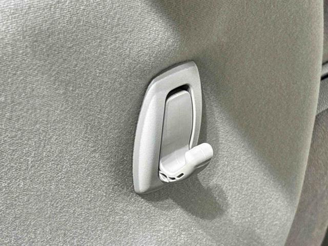 ����Ȕw�ʂɂ̓��[�e�B���e�B�t�b�N���t���Ă܂��B