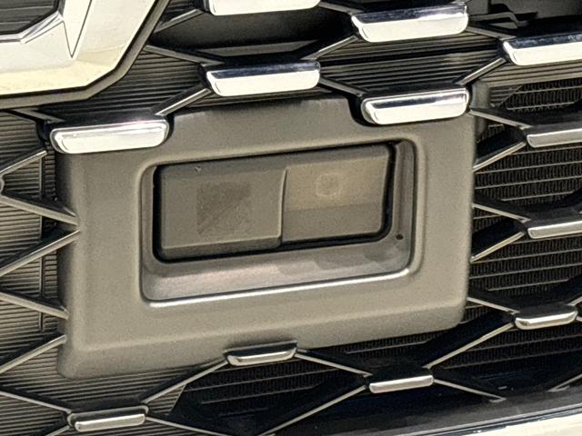 �t�����g�O�����̃��[�U�[���[�_�[�Z���T�[�̓t�����g�K���X�ɑ������ꂽ�P��J�����ƘA�g���Փˉ�����A�V�X�g���܂��B