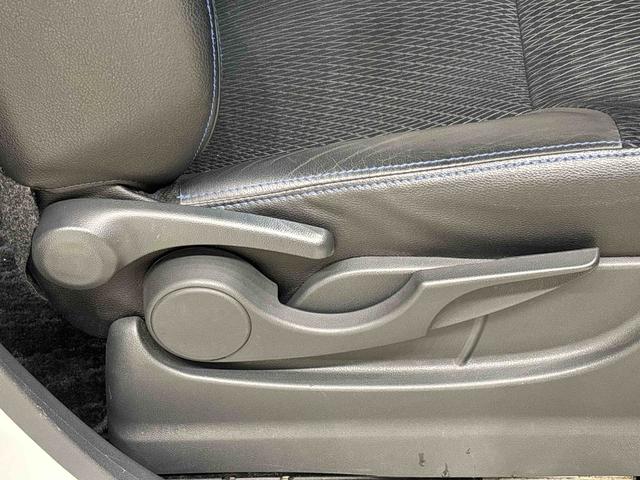 �^�]��̑̊i�ɍ��킹�ăA�W���X�^�u���V�����_�[�x���g�A���J�[�ŃV�[�g�x���g�𒲐��A�X�ɂ͉^�]�Ȃ̍��ʂ̍����������ł���V�[�g���t�^�[���t���Ă܂��B