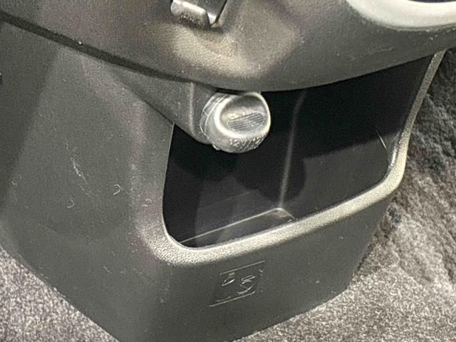 �����Ɏ��o���A���܂��鑽�ʂȎ��[���t���Ă܂��i�C���p�l���A�|�P�b�g�j