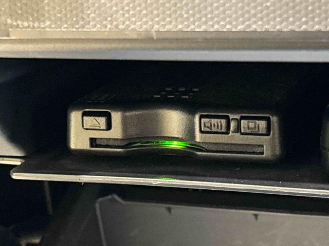 タフト G 9インチスマホ連携ディスプレイオーディオ ETC車載器 スカイフィールトップ クロムパック メッキパック シルバーアンダーガーニッシュ インテリアアクセント LEDオートライト&フォグランプ 電動パーキングブレーキ バックカメラ アルミホイール(8枚目)