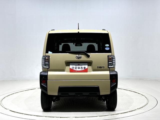 タフト G 9インチスマホ連携ディスプレイオーディオ ETC車載器 スカイフィールトップ クロムパック メッキパック シルバーアンダーガーニッシュ インテリアアクセント LEDオートライト&フォグランプ 電動パーキングブレーキ バックカメラ アルミホイール(13枚目)