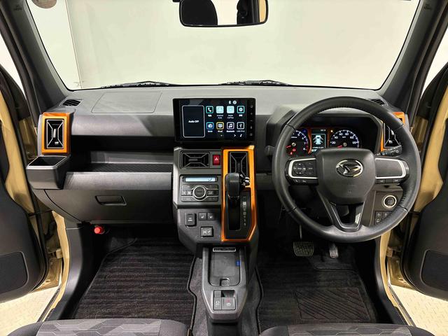 タフト G 9インチスマホ連携ディスプレイオーディオ ETC車載器 スカイフィールトップ クロムパック メッキパック シルバーアンダーガーニッシュ インテリアアクセント LEDオートライト&フォグランプ 電動パーキングブレーキ バックカメラ アルミホイール(15枚目)