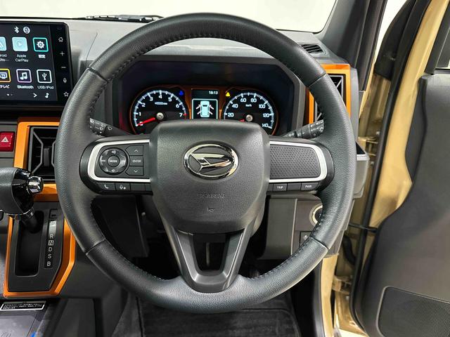 タフト G 9インチスマホ連携ディスプレイオーディオ ETC車載器 スカイフィールトップ クロムパック メッキパック シルバーアンダーガーニッシュ インテリアアクセント LEDオートライト&フォグランプ 電動パーキングブレーキ バックカメラ アルミホイール(16枚目)