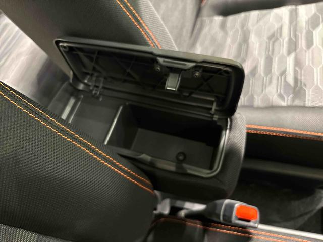 タフト G 9インチスマホ連携ディスプレイオーディオ ETC車載器 スカイフィールトップ クロムパック メッキパック シルバーアンダーガーニッシュ インテリアアクセント LEDオートライト&フォグランプ 電動パーキングブレーキ バックカメラ アルミホイール(32枚目)
