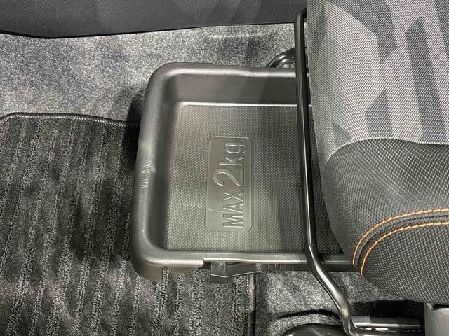 タフト G 9インチスマホ連携ディスプレイオーディオ ETC車載器 スカイフィールトップ クロムパック メッキパック シルバーアンダーガーニッシュ インテリアアクセント LEDオートライト&フォグランプ 電動パーキングブレーキ バックカメラ アルミホイール(35枚目)