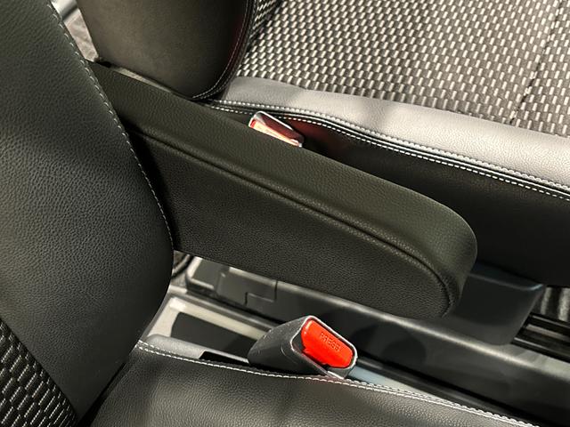 �^�]�Ȃɂ̓t�����g�Z���^�[�A�[�����X�g�B