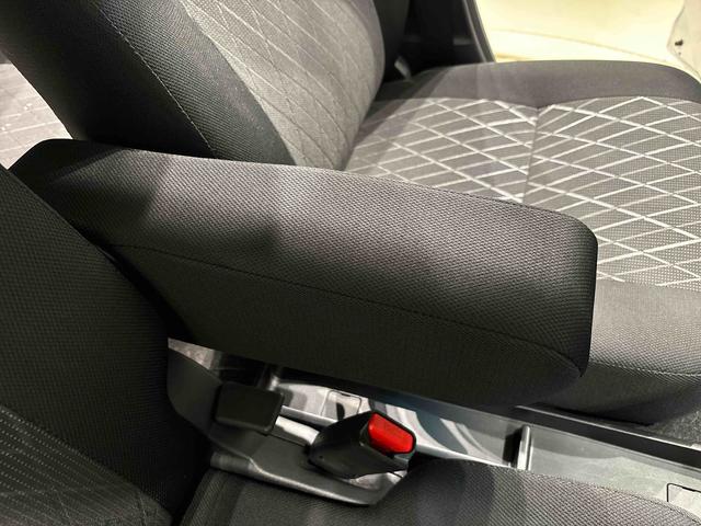 アトレー ＲＳ　ナビゲーション　ドライブレコーダー　電動格納式ドアミラー　両側パワースライドドアウエルカムオープン機能　オートエアコン　ＬＥＤヘッドランプ　ＬＥＤフォグランプ　プッシュボタンスタート　リバース連動リヤワイパー　リヤスモークガラス（30枚目）