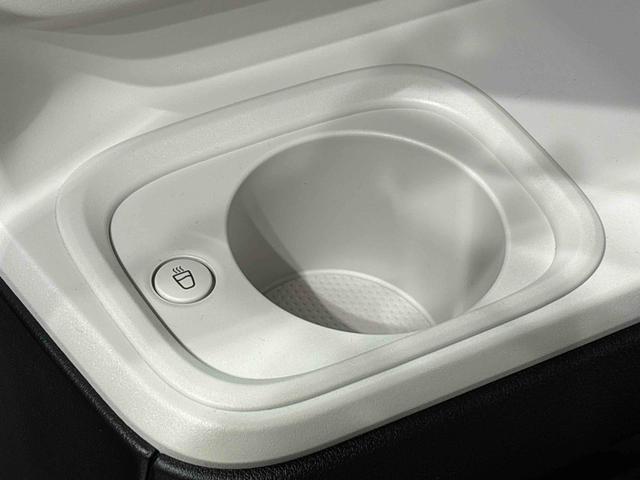 ムーヴキャンバス ストライプスＧ　両側電動スライドドア　キーフリーシステム　純正ナビ装着用アップグレードパック　運転席・助手席シートヒーター　電動パーキングブレーキ　オートブレーキホールド機能　フルＬＥＤヘッドランプ　３６０°スーパーＵＶ＆ＩＲカットガラス　オートエアコン（31枚目）