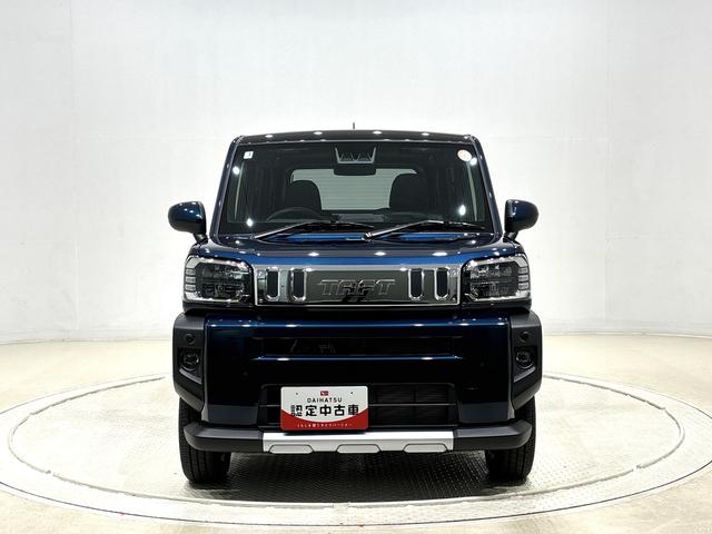 タフト Ｇターボ　クロムベンチャー　運転席・助手席シートヒーター　バックモニター　電動パーキングブレーキ　オートライト　サイドエアバッグ　ＬＥＤヘッドライト・フォグランプ　オートエアコン　純正１５インチアルミホイール　キーフリーシステム（6枚目）