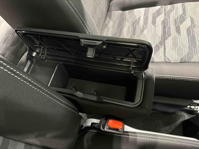 タフト Ｇターボ　クロムベンチャー　運転席・助手席シートヒーター　バックモニター　電動パーキングブレーキ　オートライト　サイドエアバッグ　ＬＥＤヘッドライト・フォグランプ　オートエアコン　純正１５インチアルミホイール　キーフリーシステム（30枚目）