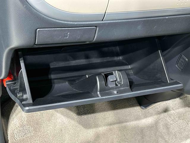 アルトラパン Ｘセレクション　ナビ　ＥＴＣ車載器　運転席側シートヒーター　ハロゲンヘッドライト　運転席シートヒーター　オートエアコン　電動格納ドアミラー　キーフリーシステム　アイドリングストップ（30枚目）