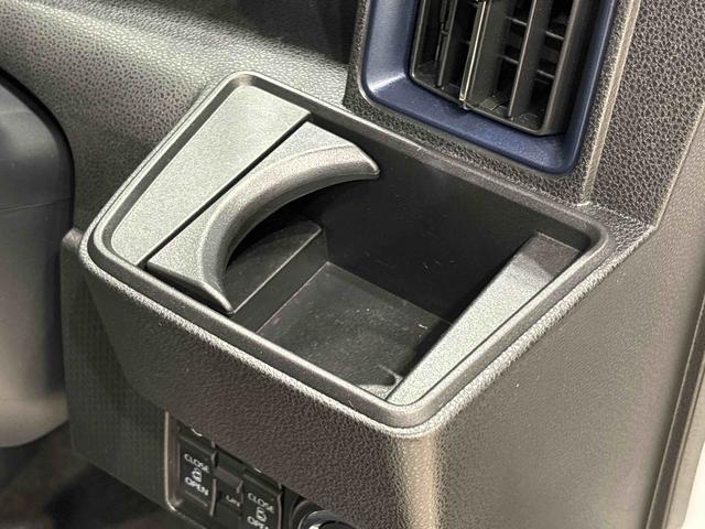 タント カスタムＸ　運転席・助手席シートヒーター　キーフリーシステム　純正ナビ装着用アップグレードパック　両側電動スライドドア　電動パーキングブレーキ　オートブレーキホールド機能　運転席シートリフター　チルトステアリング　格納式リヤドアサンシェード（25枚目）