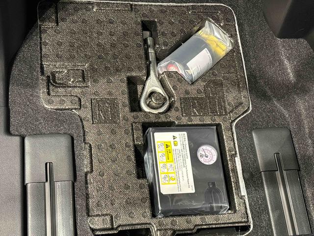 タント カスタムＸ　運転席・助手席シートヒーター　キーフリーシステム　純正ナビ装着用アップグレードパック　両側電動スライドドア　電動パーキングブレーキ　オートブレーキホールド機能　運転席シートリフター　チルトステアリング　格納式リヤドアサンシェード（33枚目）