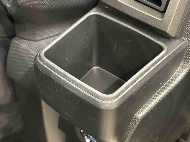 タフト Ｇターボ　クロムベンチャー　バックモニター対応　スカイフィールトップ　クロムパック　メッキパック　シルバーアンダーガーニッシュ　インテリアアクセント　ＬＥＤオートハイビーム＆フォグランプ　電動パーキングブレーキ　バックカメラ　アルミホイール（26枚目）