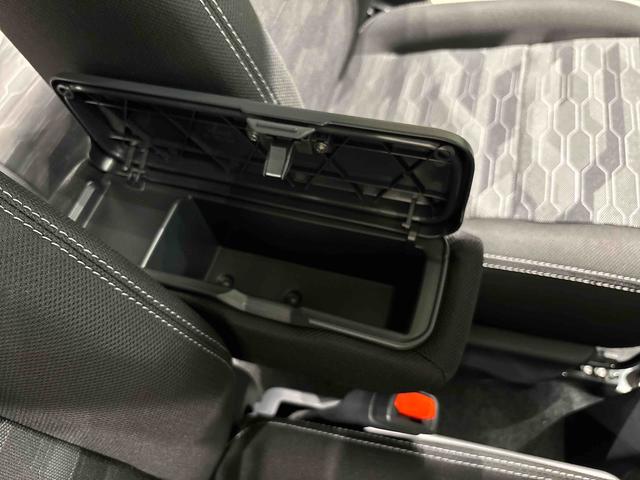 タフト Ｇターボ　クロムベンチャー　バックモニター対応　スカイフィールトップ　クロムパック　メッキパック　シルバーアンダーガーニッシュ　インテリアアクセント　ＬＥＤオートハイビーム＆フォグランプ　電動パーキングブレーキ　バックカメラ　アルミホイール（30枚目）