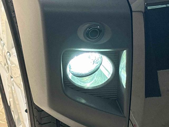 タフト Ｇターボ　クロムベンチャー　バックモニター対応　スカイフィールトップ　クロムパック　メッキパック　シルバーアンダーガーニッシュ　インテリアアクセント　ＬＥＤオートハイビーム＆フォグランプ　電動パーキングブレーキ　バックカメラ　アルミホイール（45枚目）