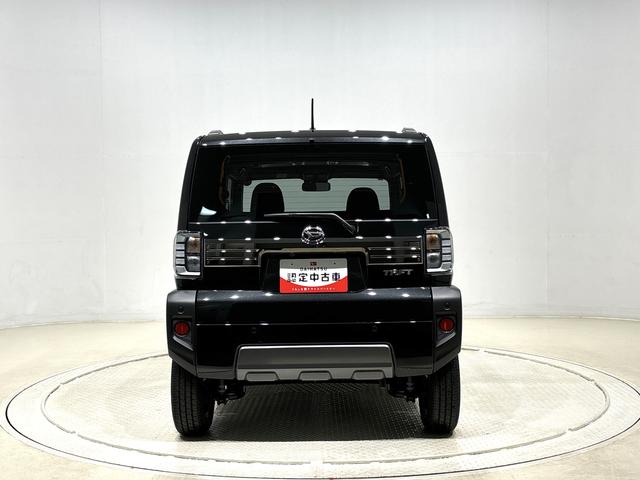 タフト Ｇ　ダーククロムベンチャー　スカイフィールトップ　クロムパック　メッキパック　シルバーアンダーガーニッシュ　インテリアアクセント　ＬＥＤオートライト＆フォグランプ　電動パーキングブレーキ　バックカメラ　アルミホイール（9枚目）