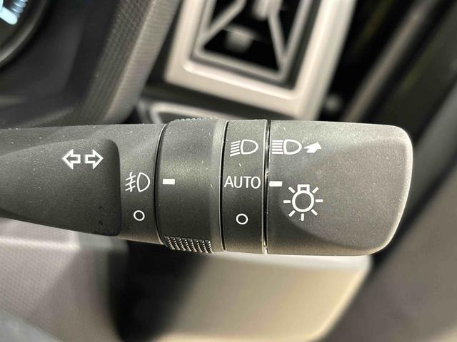 タフト Ｇ　ダーククロムベンチャー　スカイフィールトップ　クロムパック　メッキパック　シルバーアンダーガーニッシュ　インテリアアクセント　ＬＥＤオートライト＆フォグランプ　電動パーキングブレーキ　バックカメラ　アルミホイール（24枚目）