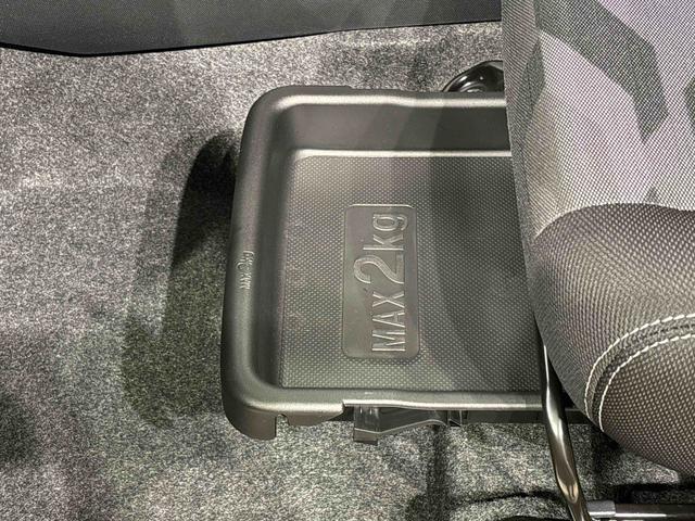 タフト Ｇ　ダーククロムベンチャー　スカイフィールトップ　クロムパック　メッキパック　シルバーアンダーガーニッシュ　インテリアアクセント　ＬＥＤオートライト＆フォグランプ　電動パーキングブレーキ　バックカメラ　アルミホイール（33枚目）