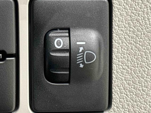 ミライース Ｘ　ＳＡＩＩＩ　ＬＥＤヘッドランプ　セキュリティアラーム　コーナーセンサー　１４インチフルホイールキャップ　キーレスエントリー　電動格納式ドアミラー　ショツピングフック　マニュアルエアコン（21枚目）