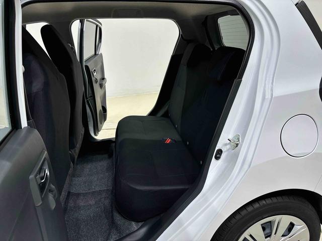 ミライース Ｘ　ＳＡＩＩＩ　ＬＥＤヘッドランプ　セキュリティアラーム　コーナーセンサー　１４インチフルホイールキャップ　キーレスエントリー　電動格納式ドアミラー　ショツピングフック　マニュアルエアコン（31枚目）