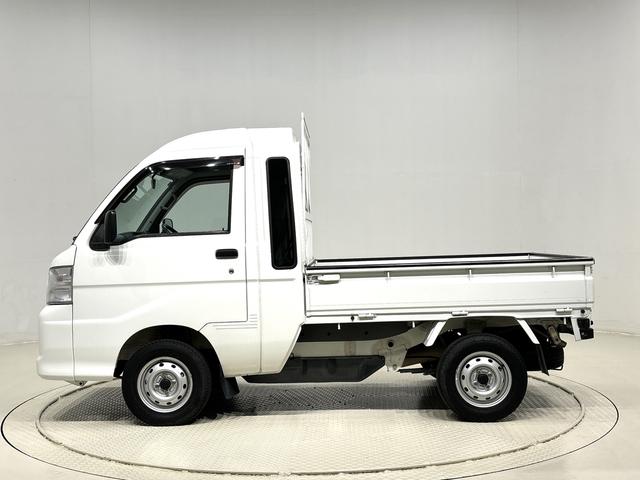 ハイゼットトラック ジャンボ 4MD MT車 AM/FMラジオ スペアタイヤ マニュアルエアコン ハンドサイドブレーキ 運転席・助手席パワーウィンドウ チケットホルダー付きサンバイザー ハロゲンヘッドライト(8枚目)