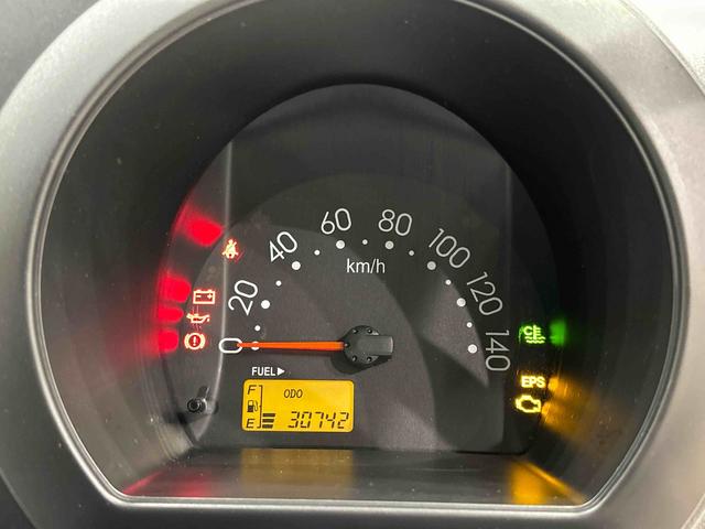 ハイゼットトラック ジャンボ 4MD MT車 AM/FMラジオ スペアタイヤ マニュアルエアコン ハンドサイドブレーキ 運転席・助手席パワーウィンドウ チケットホルダー付きサンバイザー ハロゲンヘッドライト(18枚目)