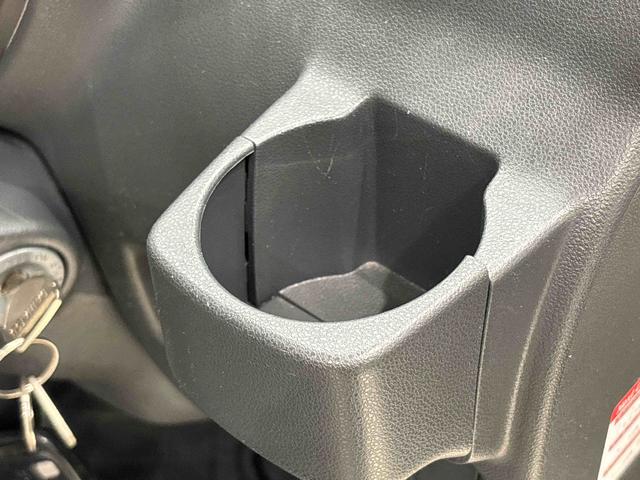 ハイゼットトラック ジャンボ 4MD MT車 AM/FMラジオ スペアタイヤ マニュアルエアコン ハンドサイドブレーキ 運転席・助手席パワーウィンドウ チケットホルダー付きサンバイザー ハロゲンヘッドライト(21枚目)