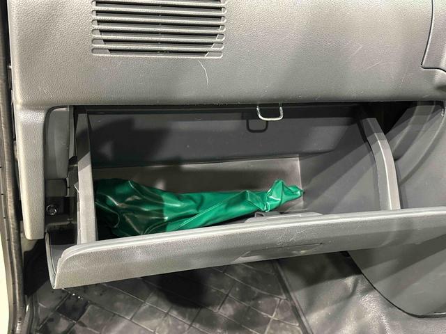 ハイゼットトラック ジャンボ 4MD MT車 AM/FMラジオ スペアタイヤ マニュアルエアコン ハンドサイドブレーキ 運転席・助手席パワーウィンドウ チケットホルダー付きサンバイザー ハロゲンヘッドライト(25枚目)